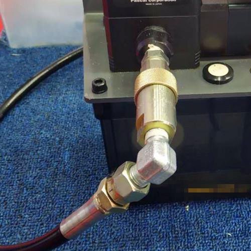 BSP hydraulic fittings assemblied to pumps